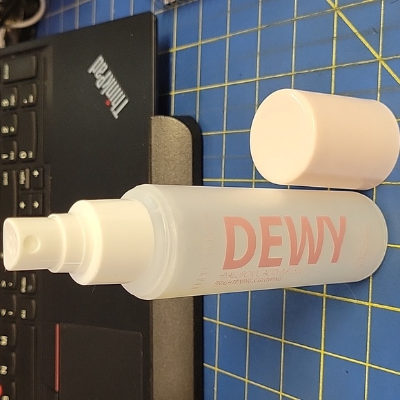 Dewy Hyaluronic Acid-Infused Makeup Setting Spray New 100ml - Picture 4 of 4